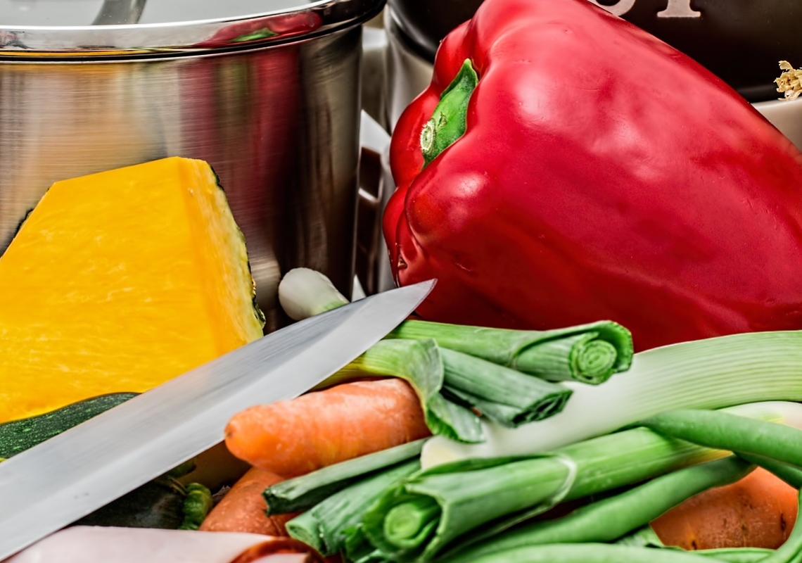 Cuisine sur le marché de producteurs à Ambert